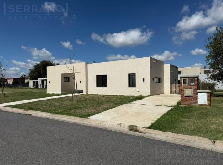 Venta Casa 4 Amb. en San Sebastian Pilar - Vista Al Hipico - 3