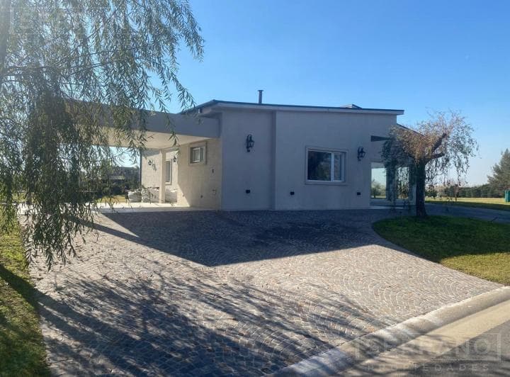 Venta Casa a Estrenar 3 Dorm. Al Agua con Salida Al Rio Lujan Barrio Nautico El Cazal. - 4