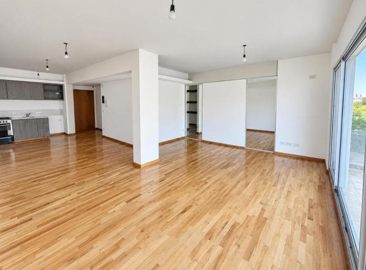 Amplio Departamento de 3 Ambientes en Caballito con Cochera Fija Apto Profesional - 2