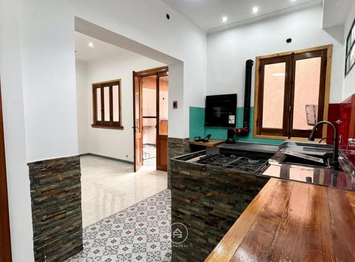 Casa de Estilo en PH - 3 Dorm - Cochera - Calle 116 E/64 y 65 - La Plata - 2