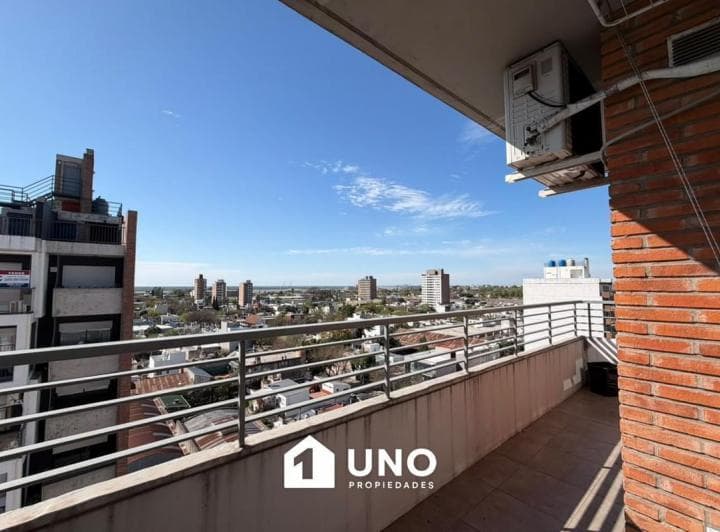 Departamento de Dos Dorm. con Balcón Externo. - 2