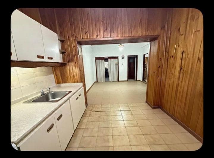 Lote Propio de 306 m² con Gran Potencial Constructivo – Zonificación R2a1 Mixta – Caseros - 3