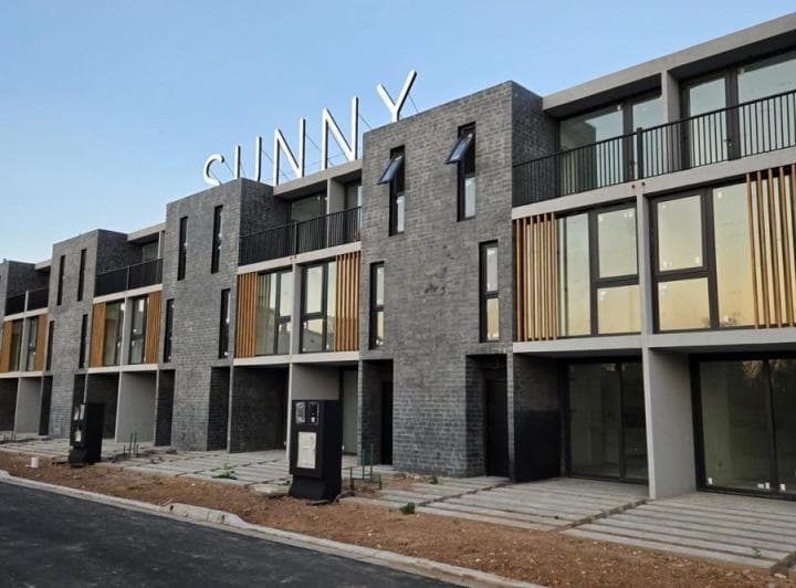 Increíble Casa Tríplex en Sunny - Camino de Los Remeros Tigre - Barrio Privado - 3 Suites y Cochera - 5