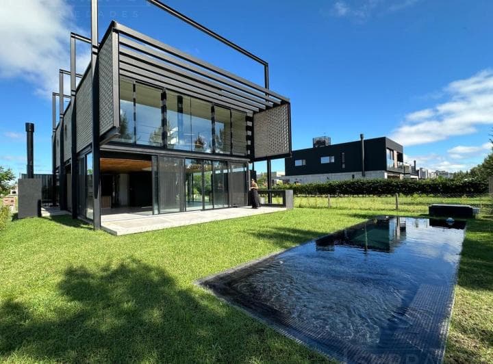 Casa en Venta de 6 Ambientes en Los Castaños, Nordelta, Tigre. - 2