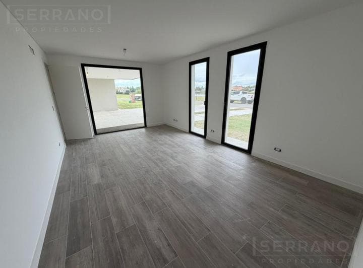 Venta Casa 5 Ambientes Al Río en El Naudir Escobar - 3