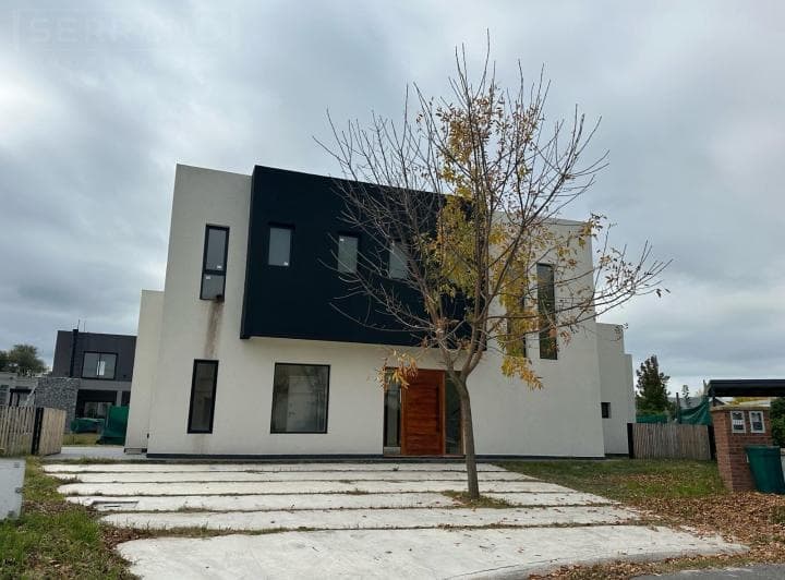 Venta Casa de 6 Ambientes en Haras de Santa Maria, Escobar - 2