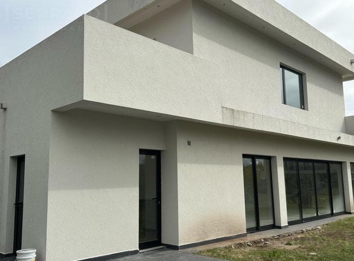 Venta Casa de 6 Ambientes en Haras de Santa Maria, Escobar - 4
