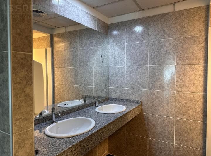 Oficina en Alquiler en Planta Baja de 278 m² con 5 Cocheras en Martínez - 3