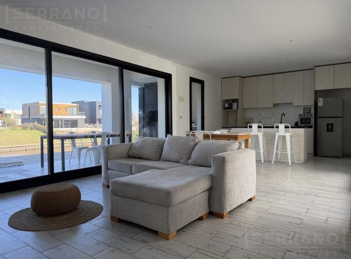 Casa en Venta de 4 Ambientes con Pileta y Salida Al Río Luján en El Náutico Canal Villanueva, Tigre - 2