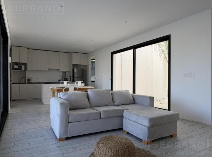 Casa en Venta de 4 Ambientes con Pileta y Salida Al Río Luján en El Náutico Canal Villanueva, Tigre - 3