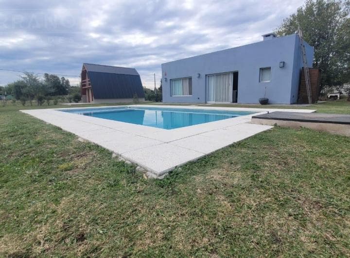 Venta Casa 3 Ambientes con Quincho y Piscina en Parque Jularó, Exaltacion de La Cruz - 3