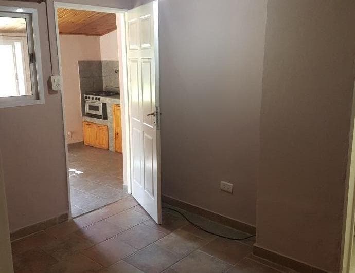 Venta o Permuta Casa 3 Amb con Excelente Ubicación. Lanusse - 2