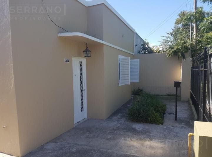 Venta o Permuta Casa 3 Amb con Excelente Ubicación. Lanusse - 3