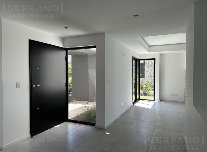 Venta Casa a Estrenar con Pileta en El Barrio El Cantón Golf, Escobar - 3