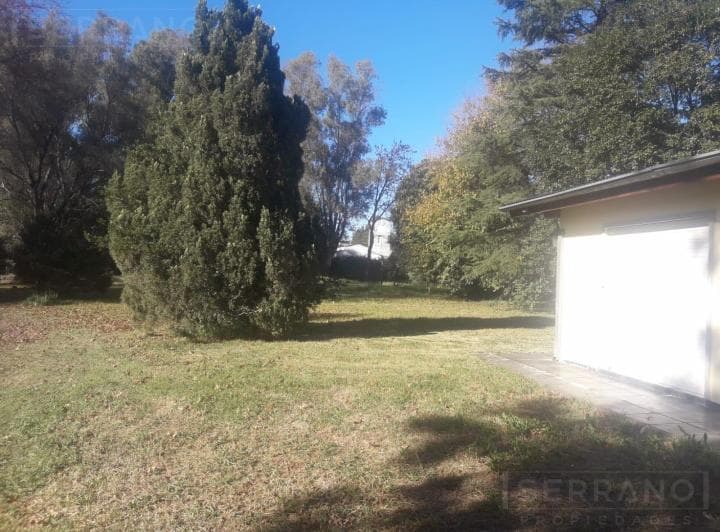 Venta Casa Quinta de 4 Amb con Amplio Terreno en Loma Verde - 2