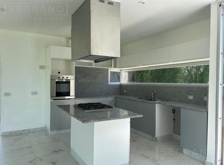 Casa de 3 Dorm. y Pileta en Venta, Area 11, Barrio San Sebastian, Escobar - 2
