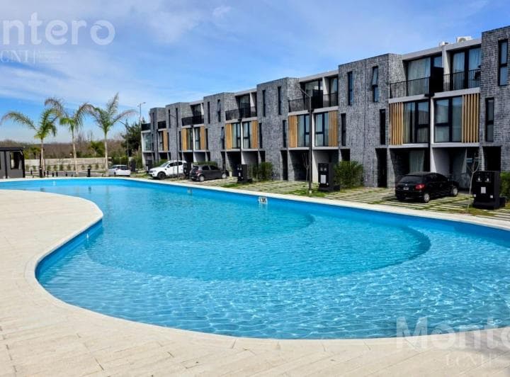 Casa Tríplex en Sunny, Camino de Los Remeros Tigre, Parrilla, Lote 97 - 2