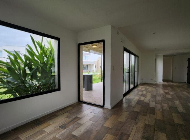 Casa 4 Ambientes a La Venta en Barrio Santo Tomás - 4