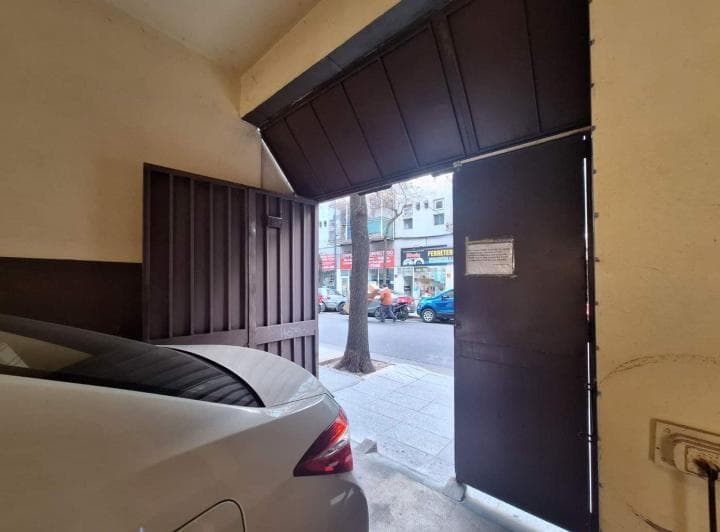 Venta Cochera Porton Exclusivo Acceso Calle /once - 2