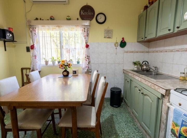 Venta Casa 4amb + Local Comercial/pileta Villa Tesei - 3