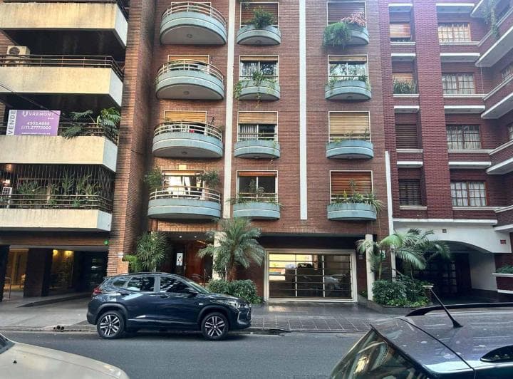 Venta 4 Ambientes en Caballito con Dos Cocheras - 2