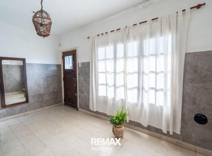 Venta - Casa La Emilia - 2 Hab - Cochera - Apta a Credito - 2