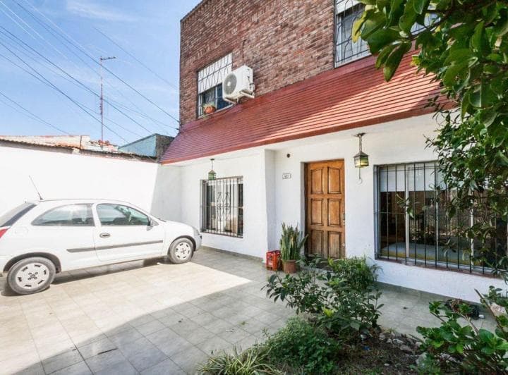 Venta Casa Multifamiliar con Cochera Lanus Este - 3