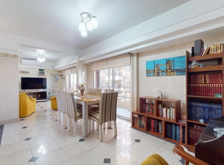 Departamento 5 Amb en Venta en Avellaneda Balcon - 2