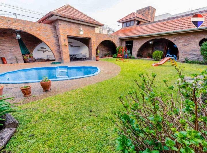 Venta Casa 4 Amb Cochera Patio Pileta Quilmes - 2