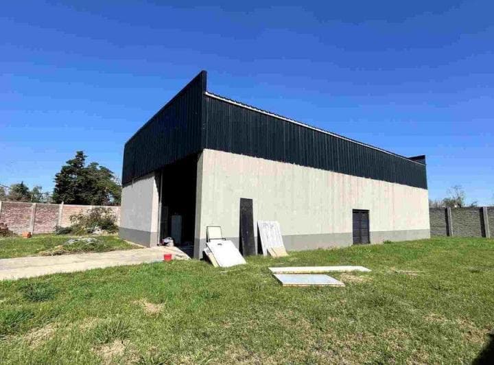 Venta Galpon con Amplio Lote Ibarlucea 50% Entrega - 3