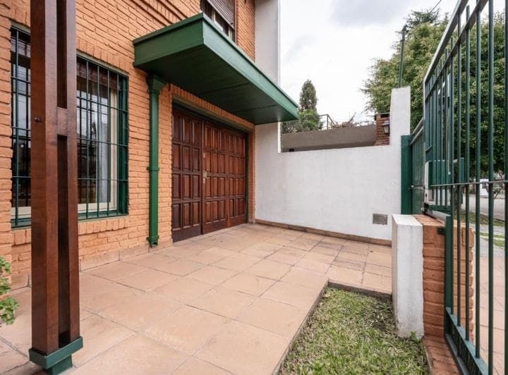 Casa 6 Amb. Venta, Haedo, con Parrilla y Pileta - 4