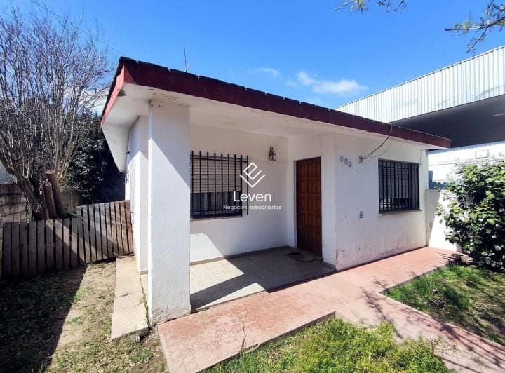 Casa en Venta 2 Dorm. Centro Montecristo - 2