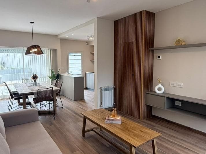 Venta. Duplex 4 Amb con Cochera. Parque Luro - 2