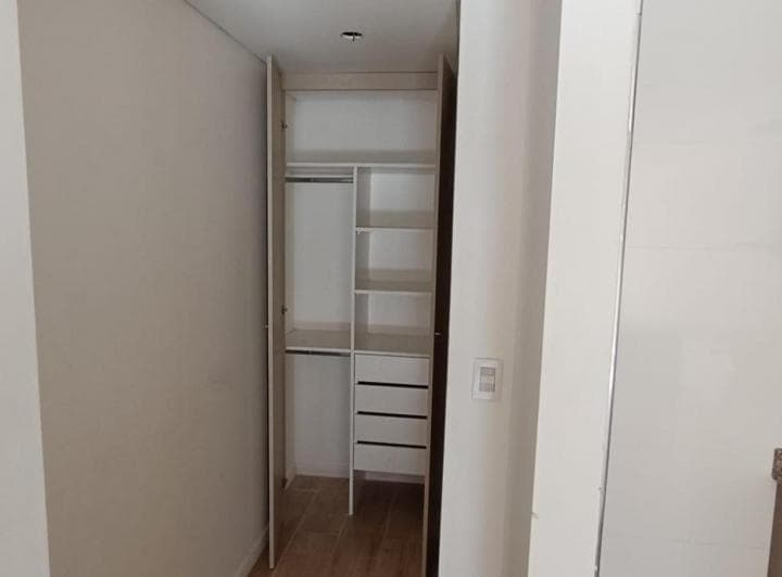 Venta de Monoambiente con Balcón Para Vivir o Inversión en E - 4