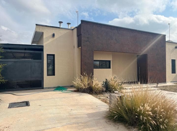 Espectacular Casa en Venta en Vistalba - 2