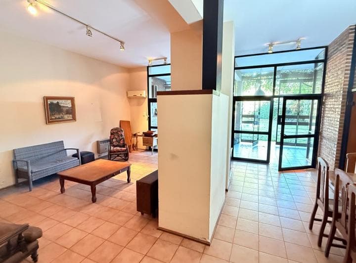 Venta - Casa en Fisherton Tradicional con Jardín y Piscina - Apta Crédito - 3