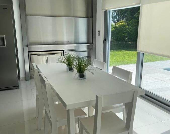Importante Propiedad de Diseño Moderno a La Venta en Barrio La Horqueta, Canning - 5