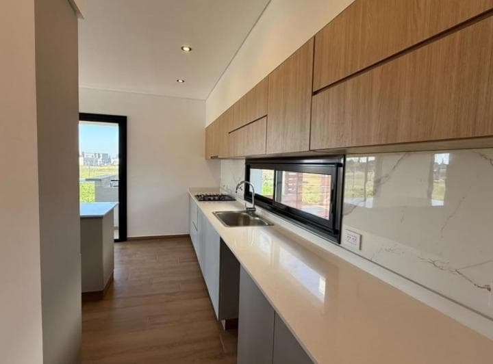 Casa en Venta en Barrio Privado Santa Elisa, Pilar del Este. - 5