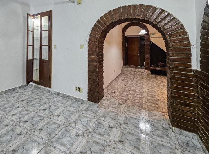 Casa de Pasillo con 2 Dorm., Terraza y Toda La Onda - 2