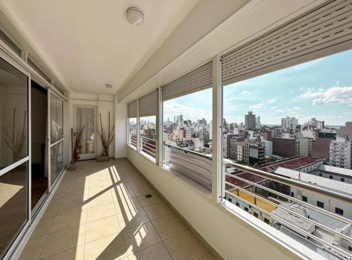 Departamento de 3 Dorm. con Cochera en Zona Río - 5