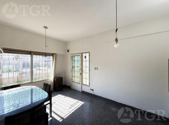 Venta Casa 3 Ambientes con Patio y Cochera, en Martin Coronado - 2