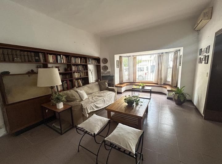 Chalet de 5 Dorm. con Jardín en La Lucila, Vicente López - 4