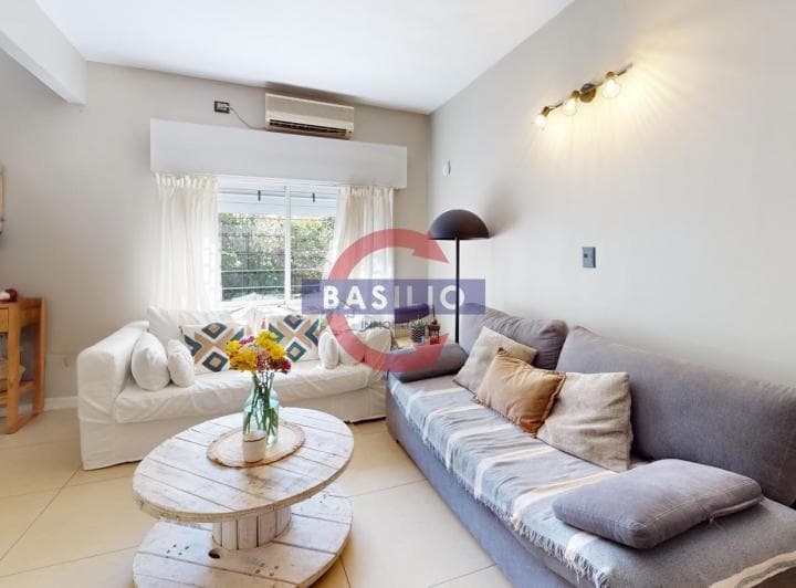 Venta | Casa en Lote Propio con Jardín, Pileta y Quincho – Juramento Al 400 - 5