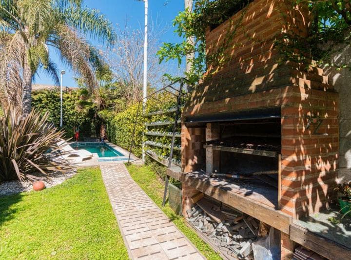 Venta Bernal Casa 4 Ambientes Piscina Cocheras - 5