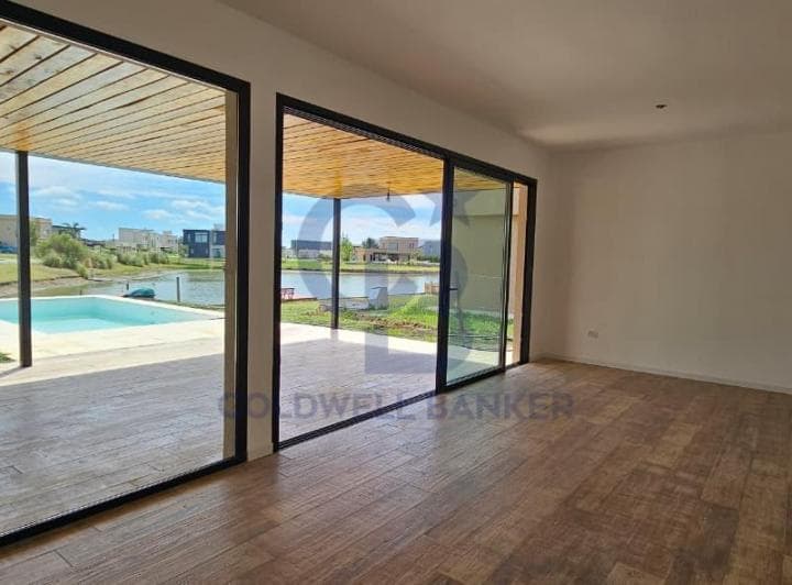 Venta Casa 4 Amb a Estrenar a La Laguna, Muelle Area 11 San Sebastian Piscina Orientacion Norte - 2