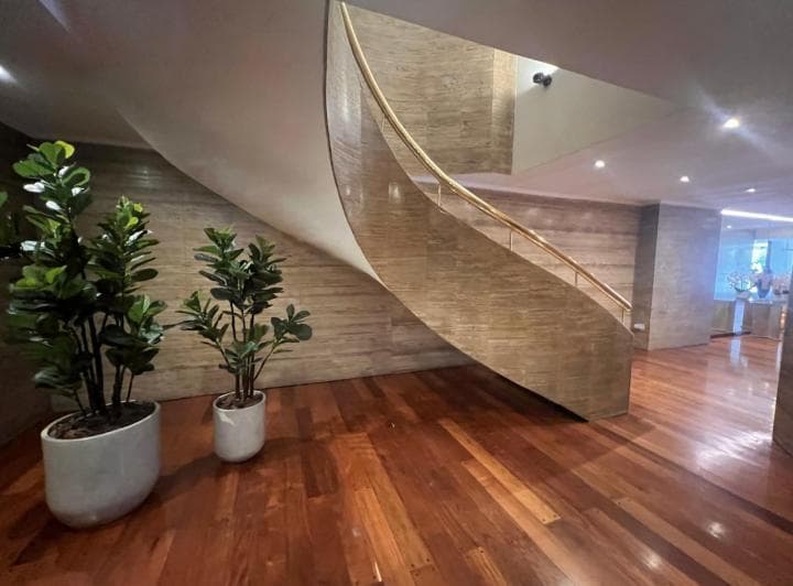 Exclusivo 3 Ambientes Piso Alto con Dependencia, Cochera y Baulera - 5