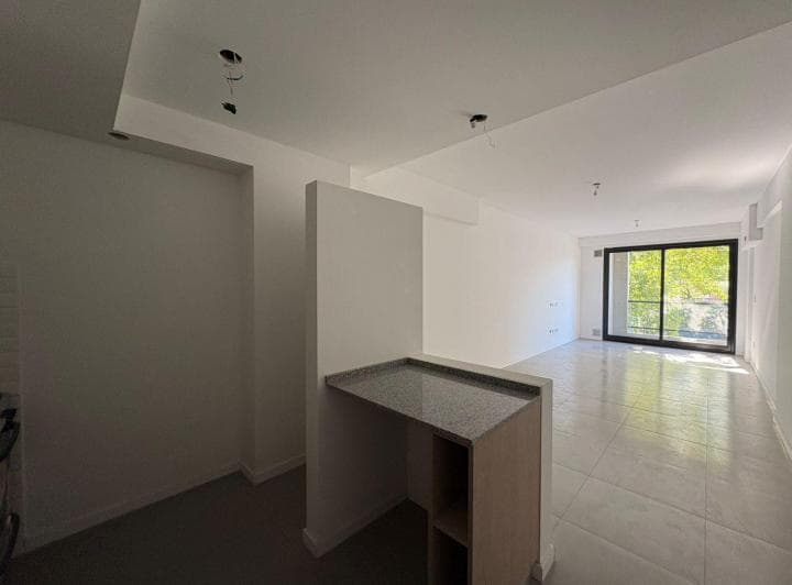 Monoambiente en Venta con Renta en Floresta. 7i - 4