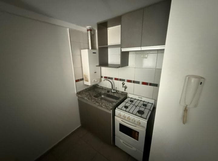 Alquilo Departamento de 1 Dormitorio en Barrio General Paz Edicio Moderno - 3