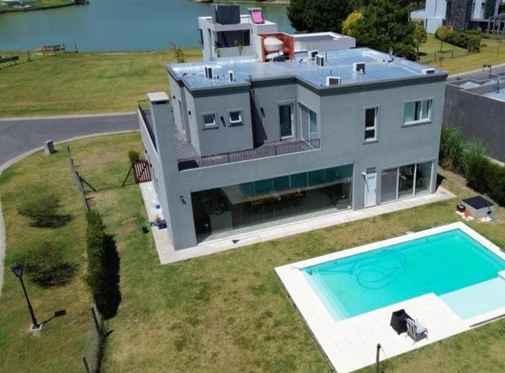 Nvr. Venta Casa en San Sebastian - 2