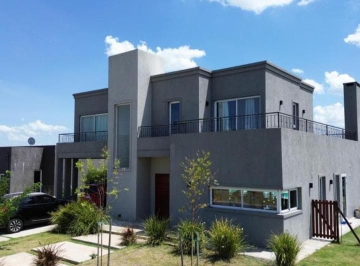 Nvr. Venta Casa en San Sebastian - 3